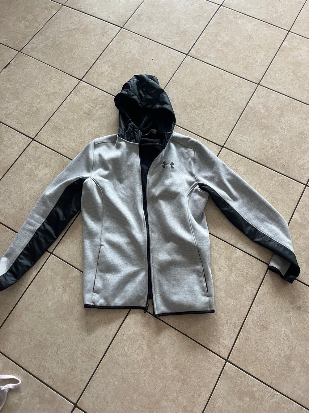 Under Armour Men's Light Gray and Black Hooded Performance Jacket